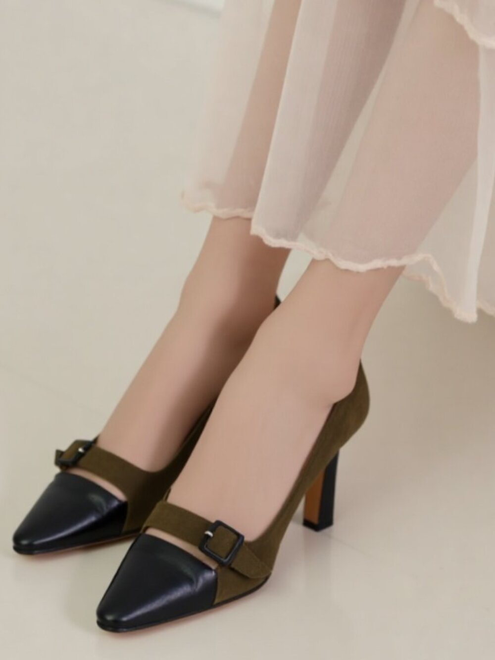 Manolo Blahnik color block suede/leather vintage heels 6 - Picture 3 of 11